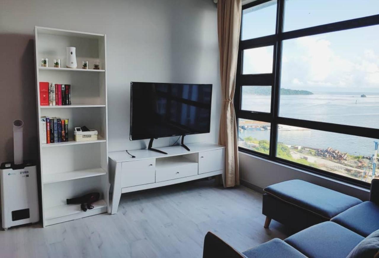 Отель Jesselton Quay Sea View Кота-Кинабалу Экстерьер фото