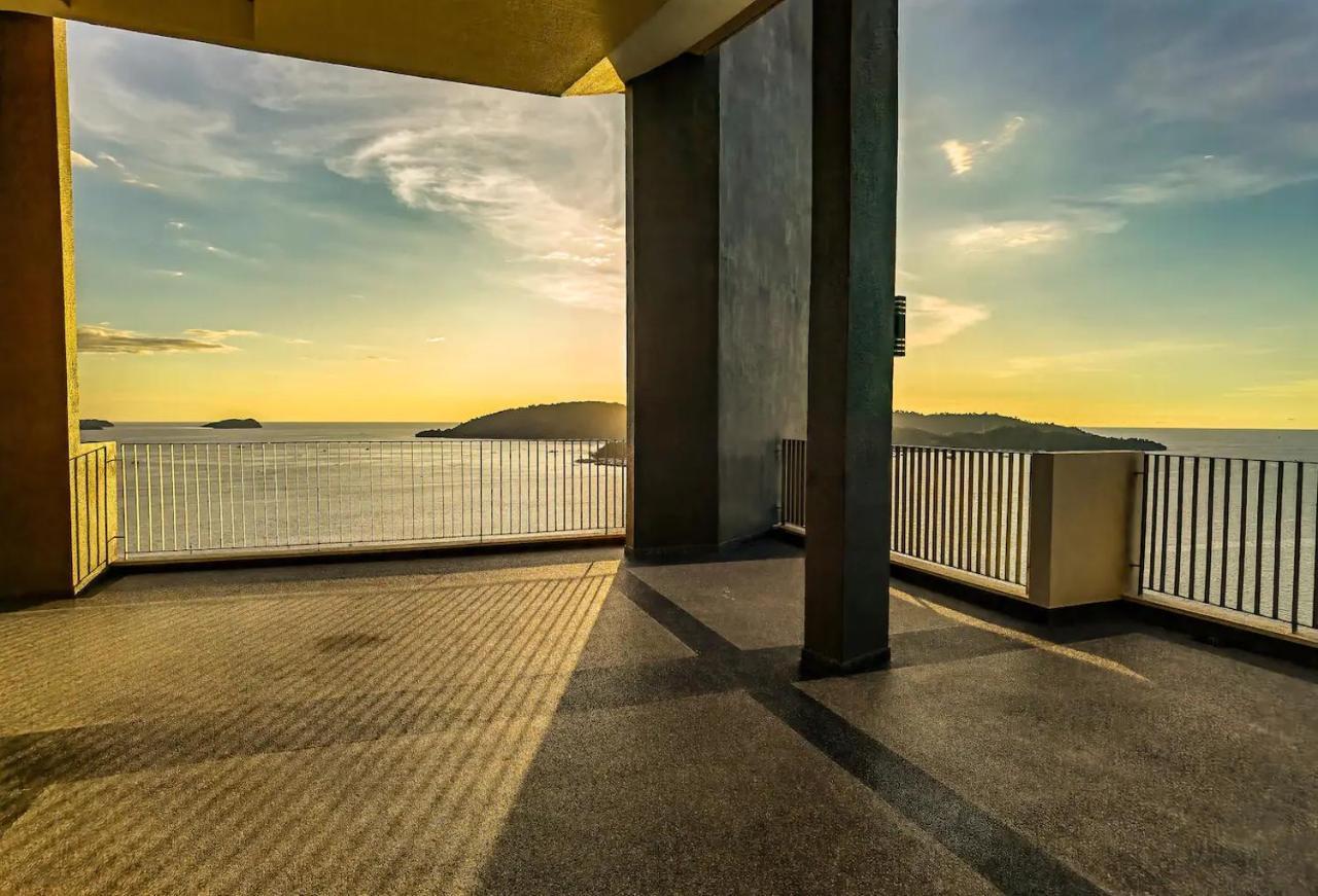 Отель Jesselton Quay Sea View Кота-Кинабалу Экстерьер фото
