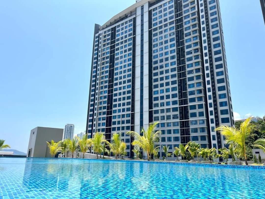 Отель Jesselton Quay Sea View Кота-Кинабалу Экстерьер фото